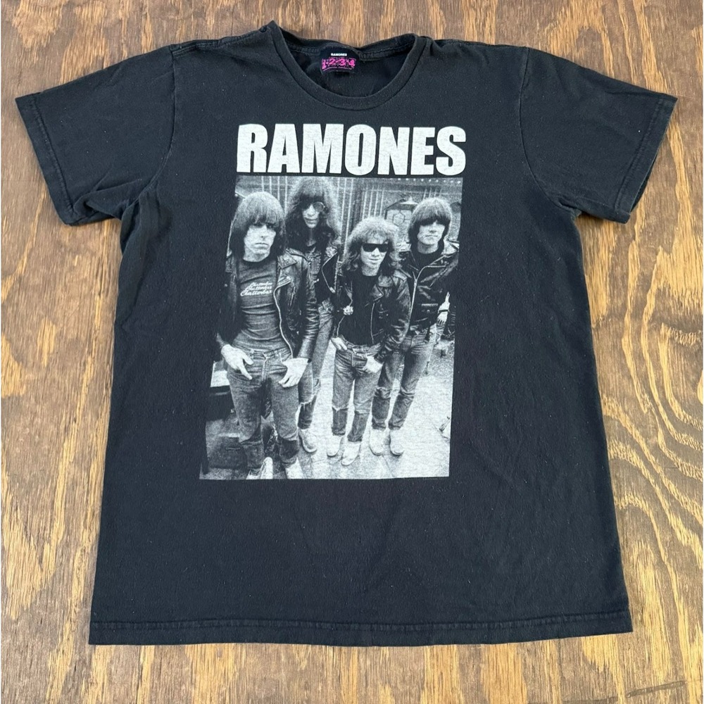 Ramones ©2012 1-2-3-4 Band Photo Tee Size M Black Punk Rock Shirt